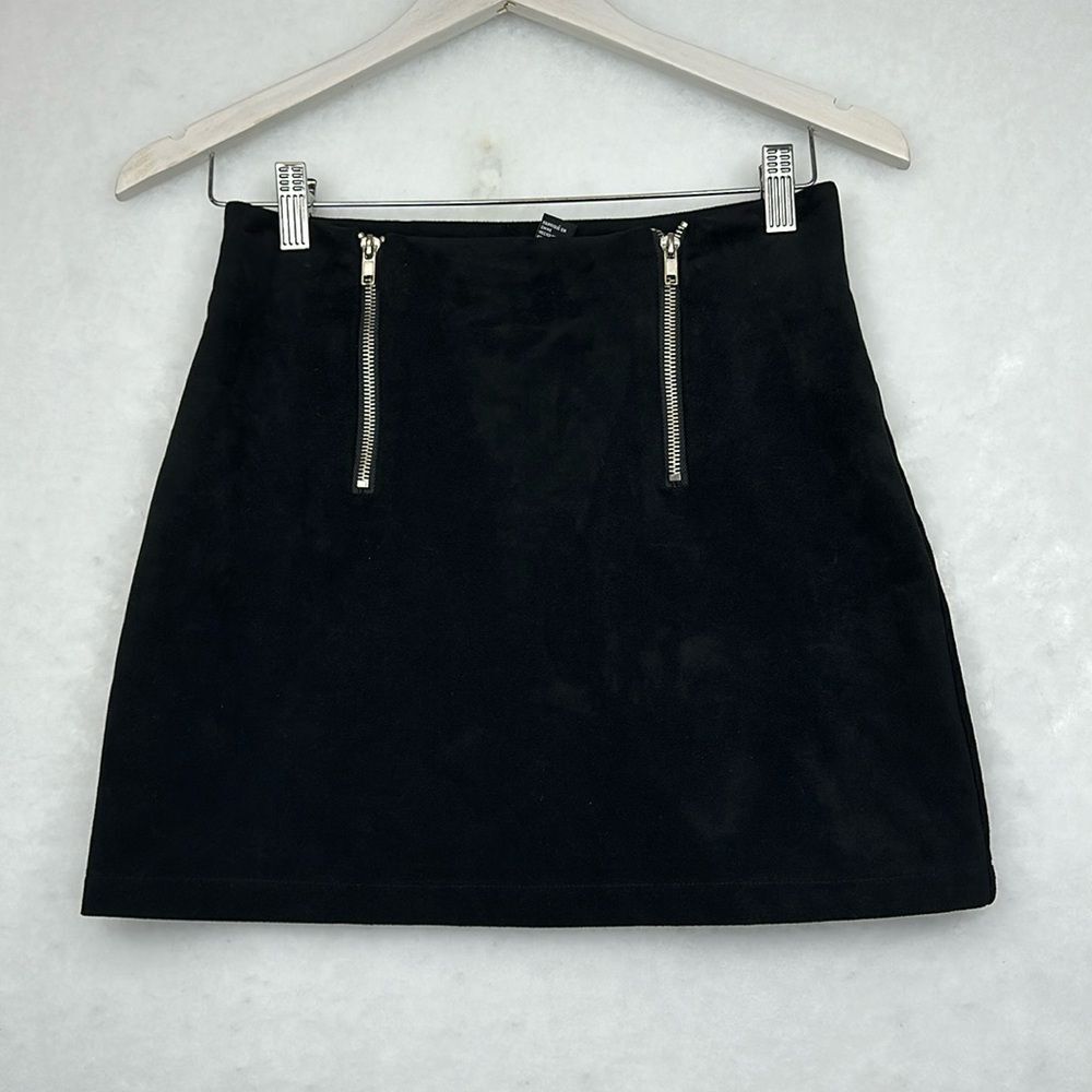 Forever 21 Women's Mini Velvet Skirt Sz Small